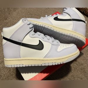 Nike Dunk High summit white/football grey size 5Y